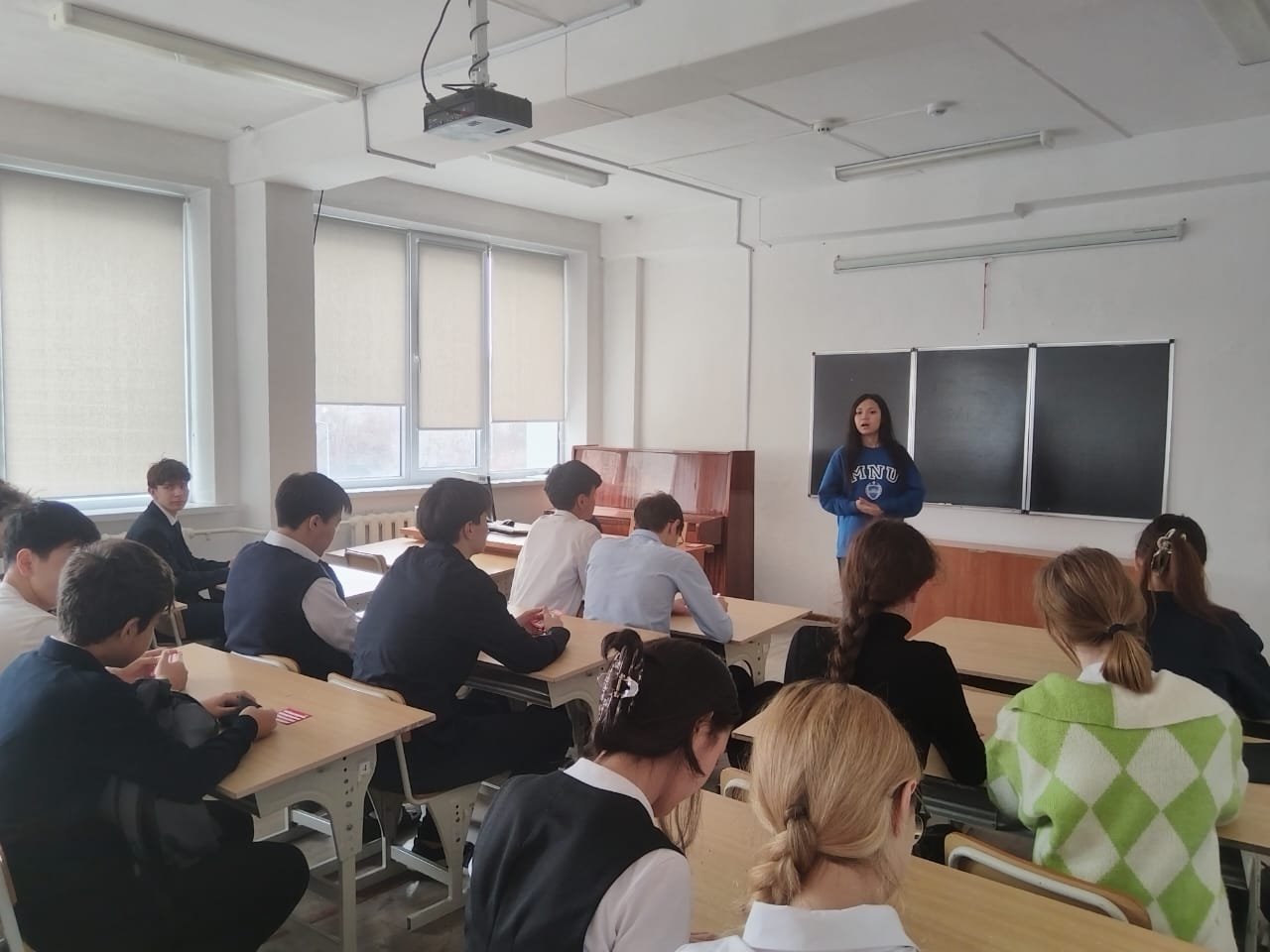 Қазақ гуманитарлық-заң университетінің өкілімен кездесу