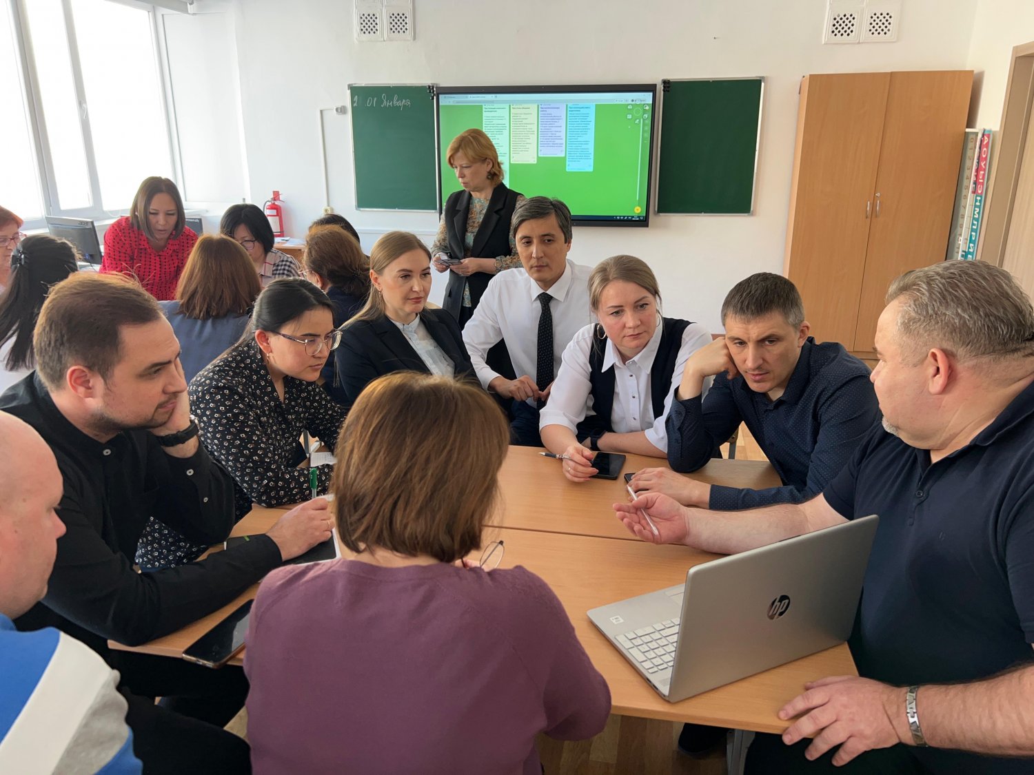 «ШЫҒАРМАШЫЛЫҚ ҚОРЖЫН» МАСТЕР-КЛАСЫ – КӘСІБИ ӨСУ МЕН ЫНТЫМАҚТАСТЫҚ АЛАҢЫ