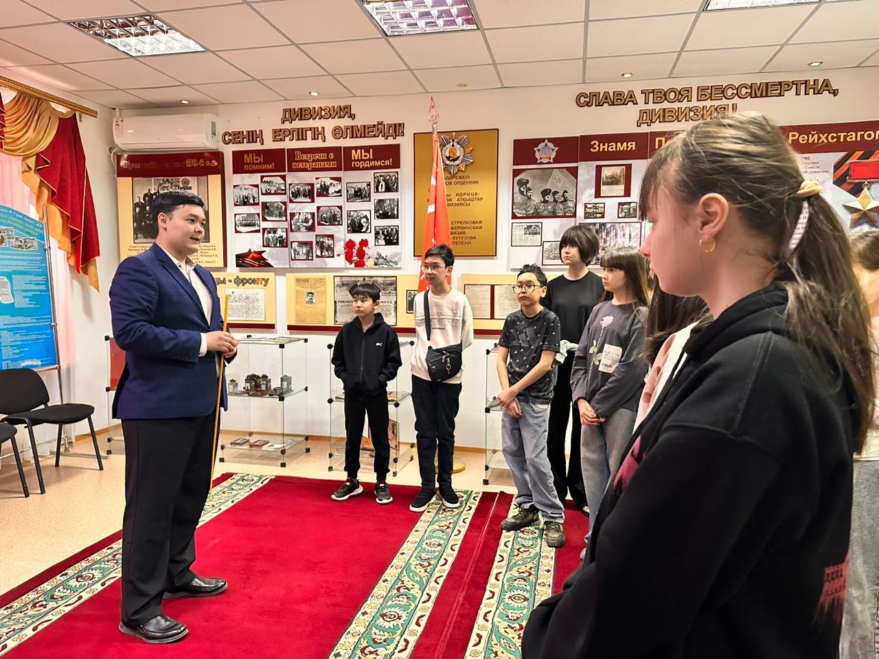 УРОК ПАМЯТИ: ШКОЛЬНИКИ В МУЗЕЕ БОЕВОЙ СЛАВЫ