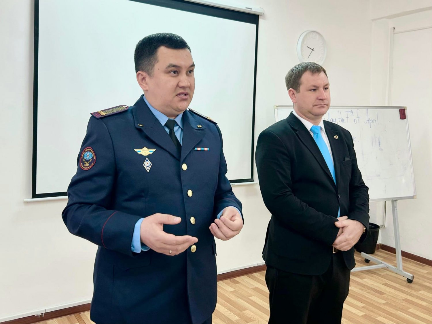 ПРОФЕССИЯ МУЖЕСТВА: ВСТРЕЧА С ПРЕДСТАВИТЕЛЯМИ МЧС